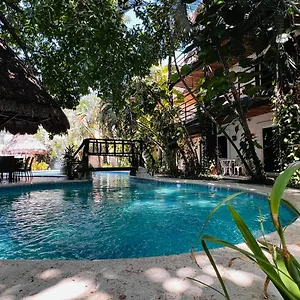 https://mayan-art-10-avenue.quintano-roohotels.com